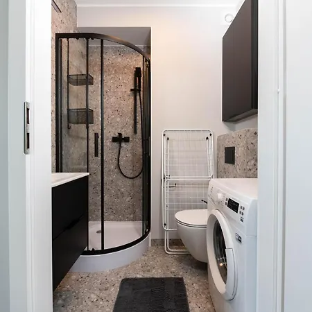 Modern And Elegant 3city In By Renters