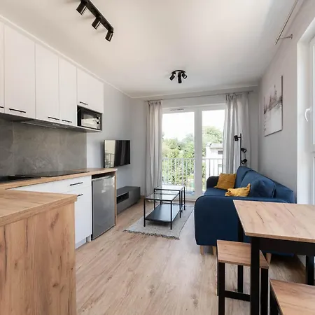Stylowe Studia Niedaleko Stacji Kolejowej By Renters * גדינייה