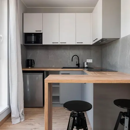 Stylowe Studia Niedaleko Stacji Kolejowej By Renters